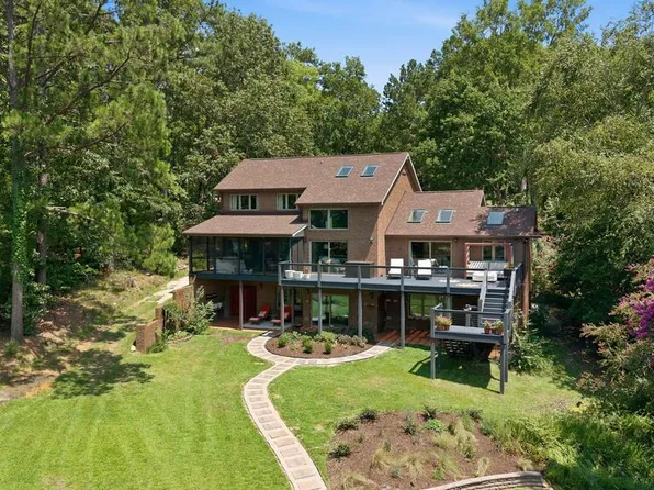 127 Watersedge Rd, Greenwood, SC 29649