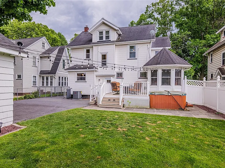 90 Elmcroft Rd — Photo 48