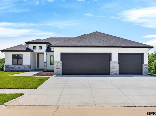 18309 Acorn Dr, Gretna, NE 68028