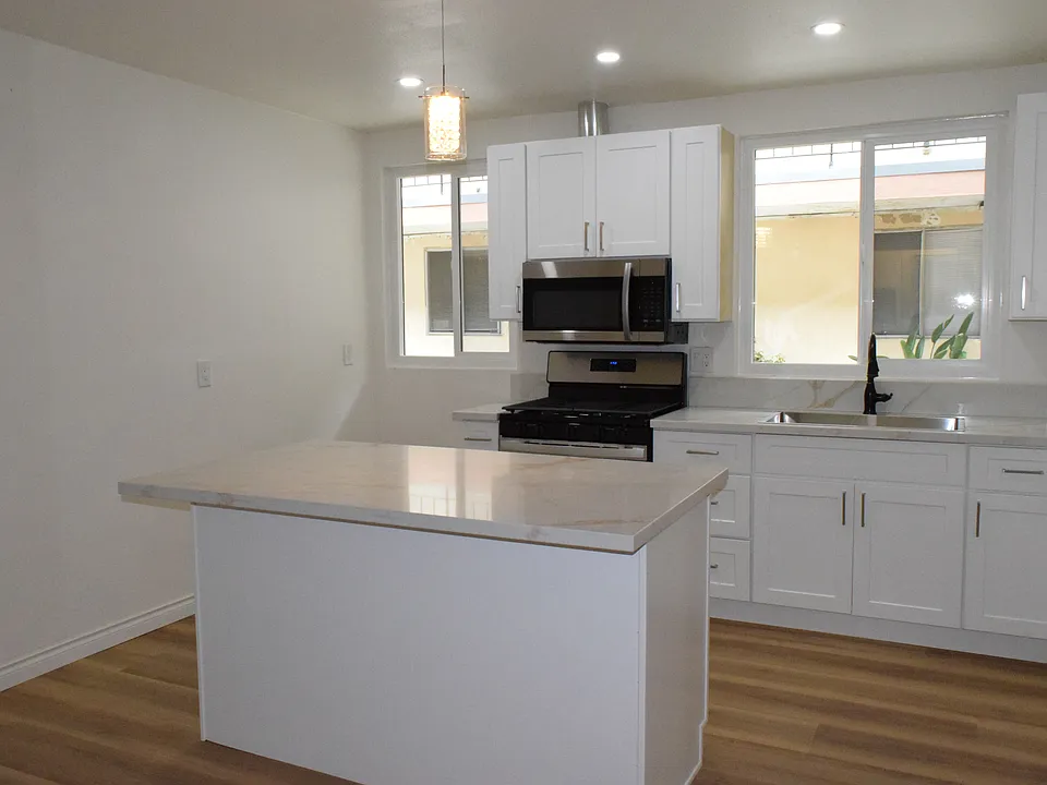 1148 W Civic Center Dr #12
