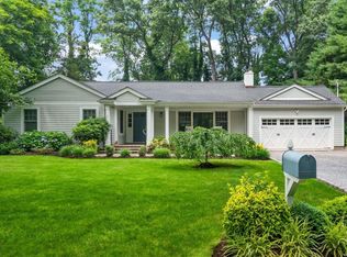 23 Amherst Ct, Huntington, NY 11743