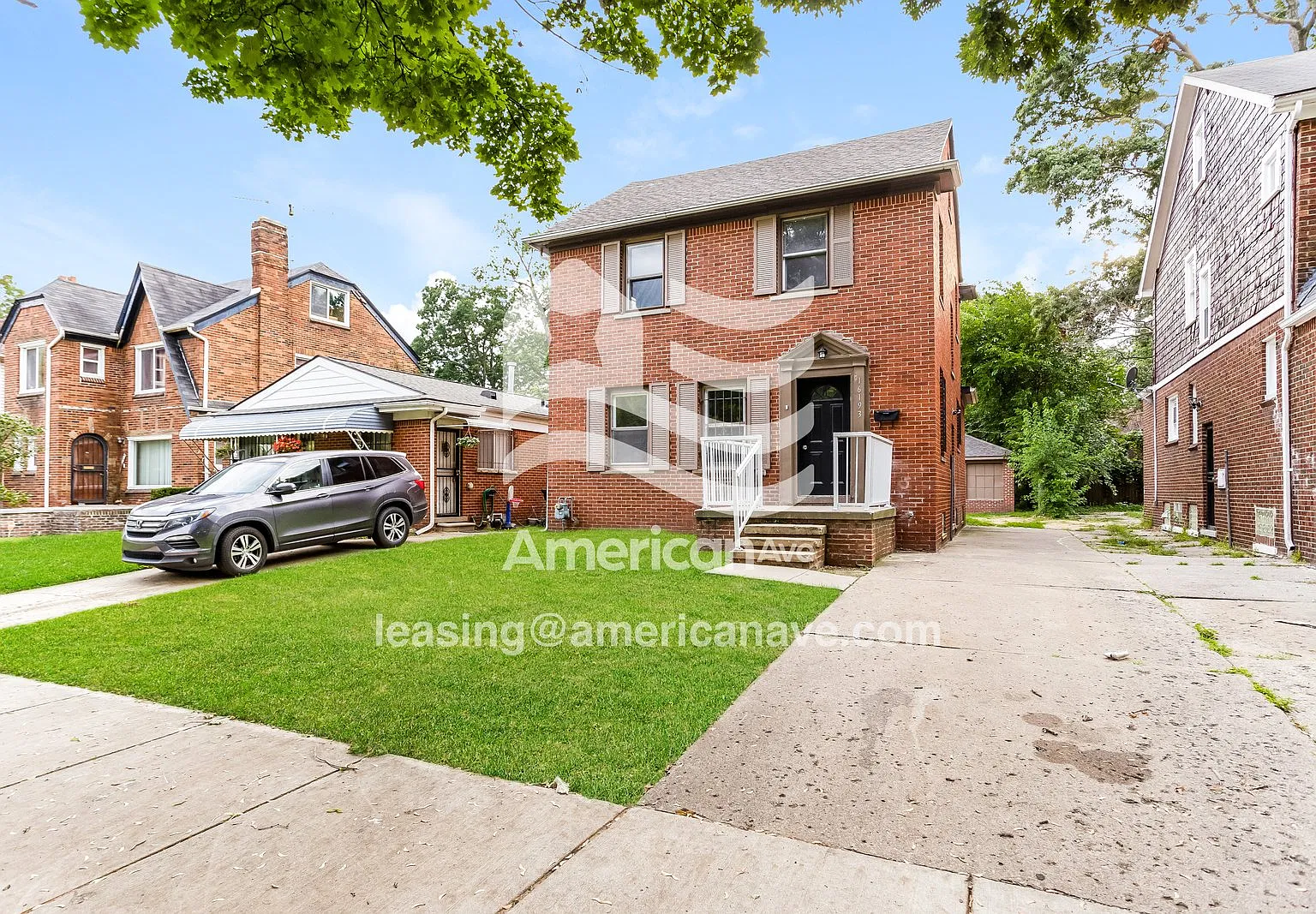 3 bed, 1.5 bath, 1504 sqft, $1,550 — Photo 2