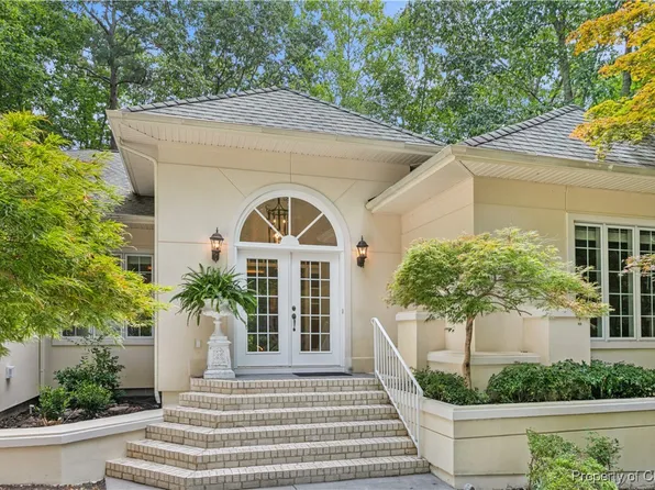 147 Oyster Cove Lndg, Hartfield, VA 23071