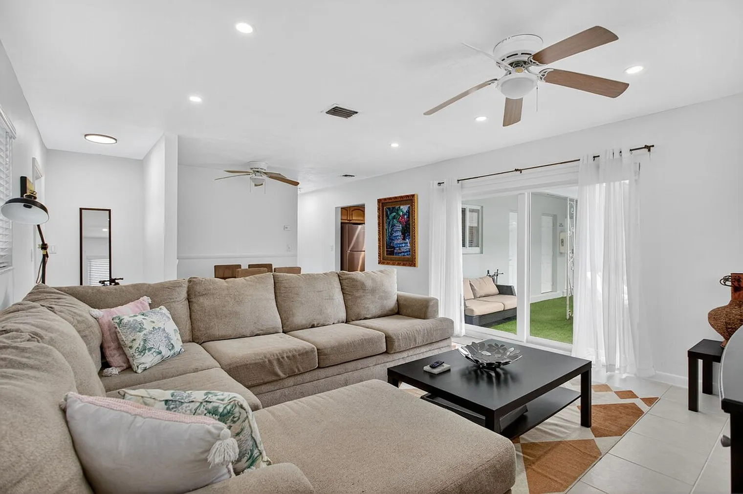1 bed, 1.0 bath, $3,872 — Photo 2
