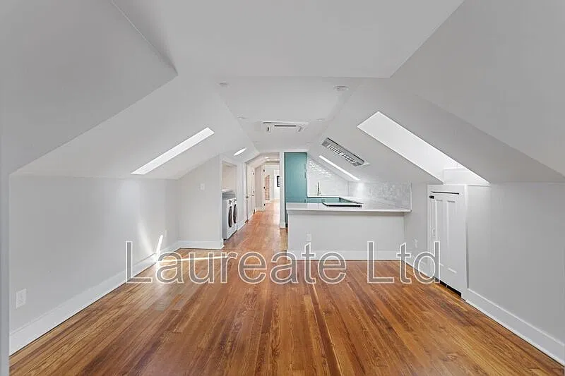 1 bed, 1.0 bath, 950 sqft, $1,685 — Photo 3