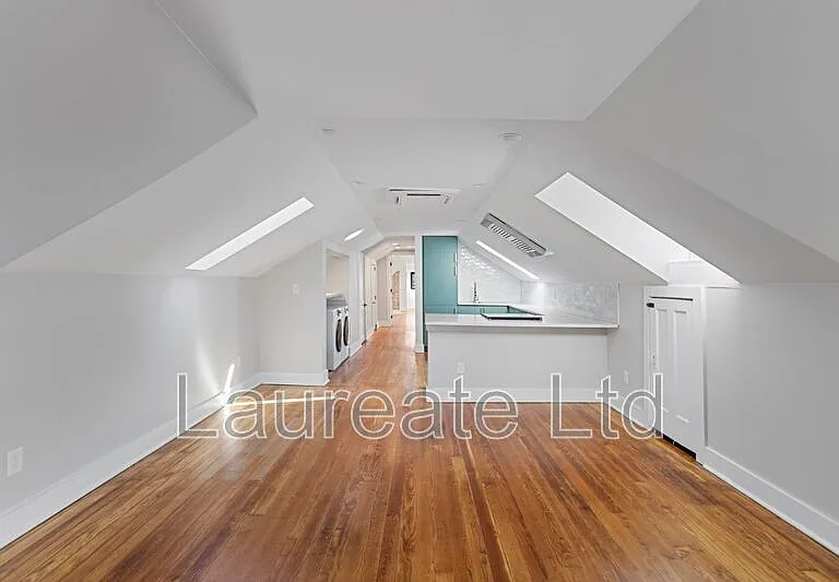 1430 N Marion St #6 — Photo 3