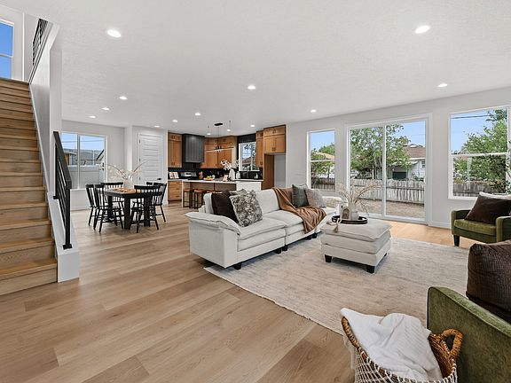 5th image of 617 W 5th Ave S