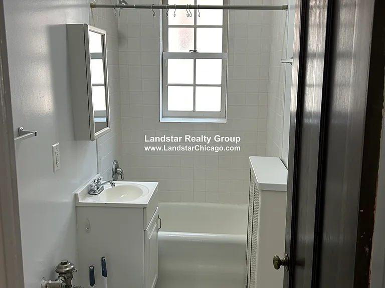 1111 Lake St #2 — Photo 3