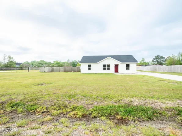 1258 Wilfred Champagne Rd, Saint Martinville, LA 70582