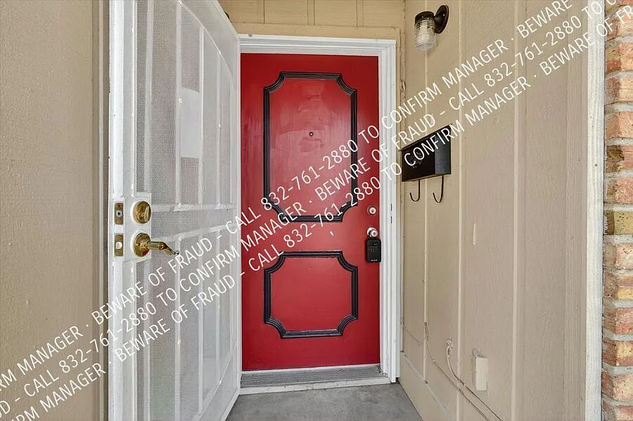 Building Photo - 2031 Towngate Dr