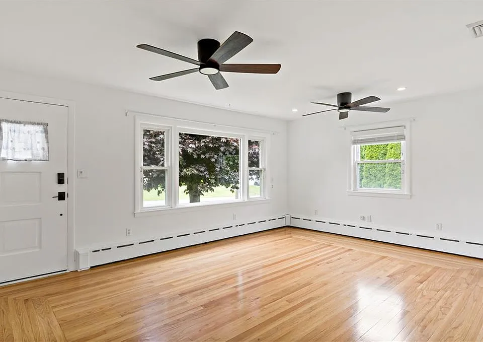 3 Ruth St