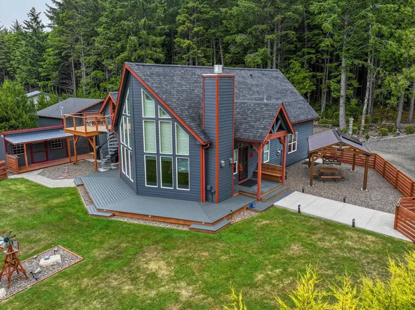 810 SW Wakeetum St, Waldport, OR 97394