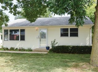 2402 Kirchoff Rd, Rolling Meadows, IL 60008