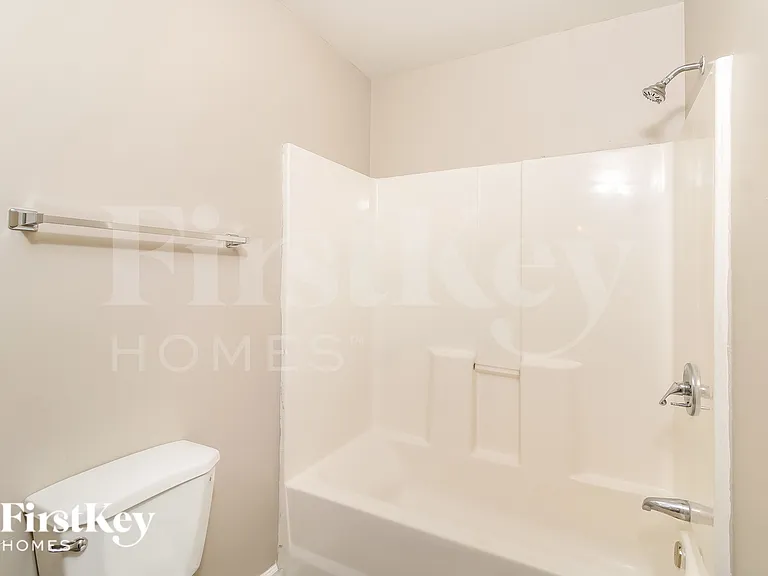 713 Garrett St — Photo 15