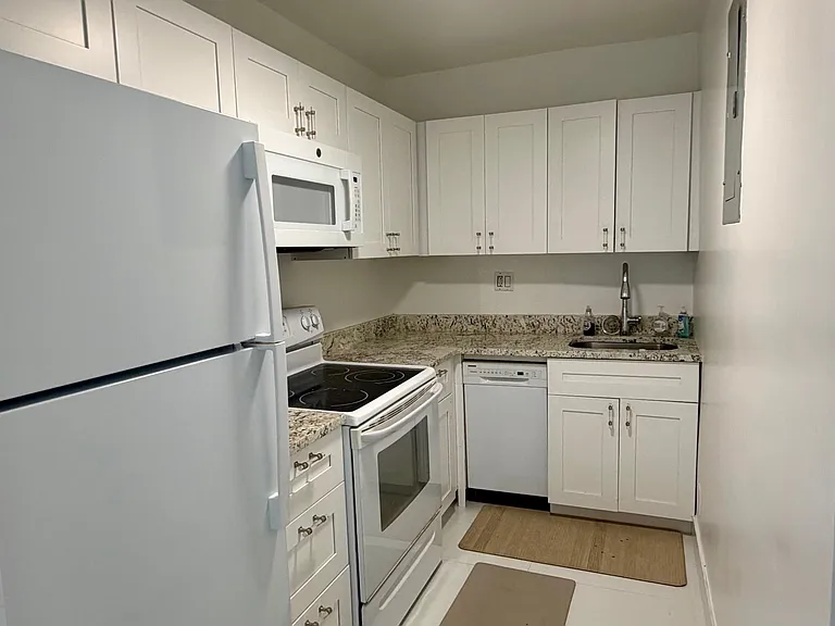 3000 Riomar St #703 — Photo 3