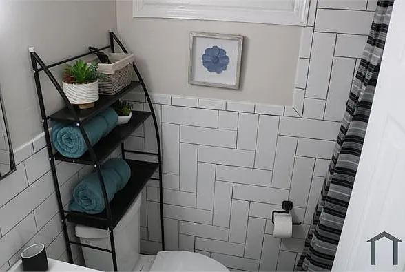 1607 Levis St NE #1 — Photo 5