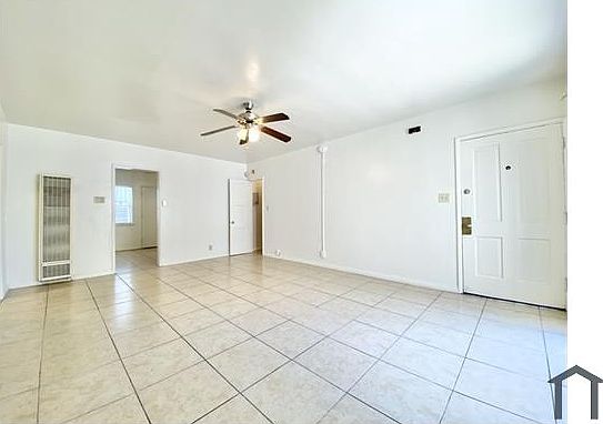 3rd image of 2822 W Vernon Ave