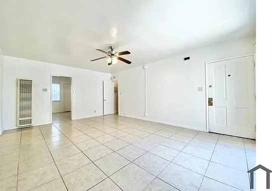 2822 W Vernon Ave — Photo 3