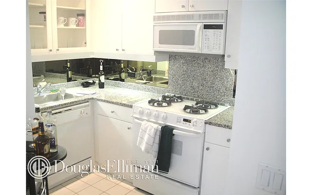 Rented by Douglas Elliman | media 23