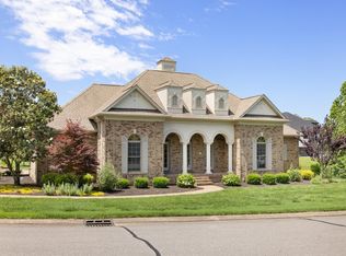 513 Country Club Dr, Dickson, TN 37055