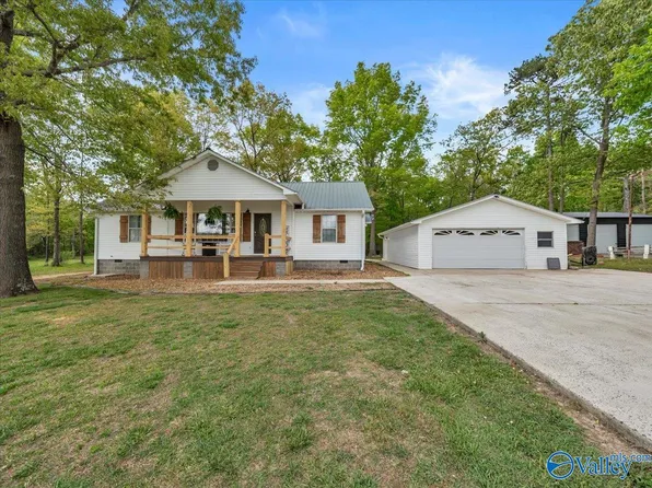 155 Spears St, Sylvania, AL 35988