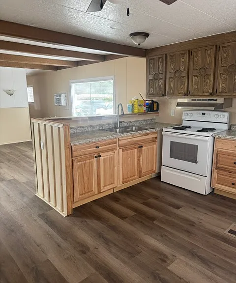 2918 NE Riverside Ave #15 — Photo 3