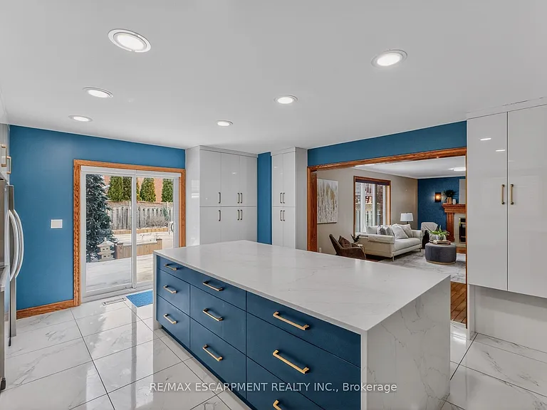41 Candor Cres — Photo 22