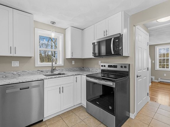 4th image of 246 Winthrop St