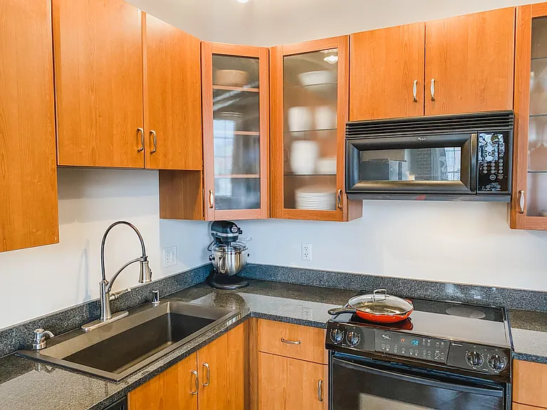 2500 Walnut St #104 — Photo 8
