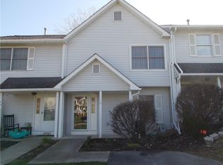 16 Old Meadow Ct, Livonia, NY 14487