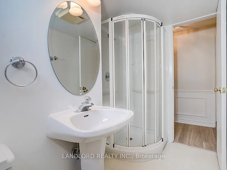 2294 Wyandotte Dr — Photo 38