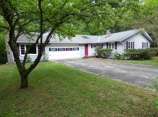 261 Skyboro Rd, Pownal, VT 05261