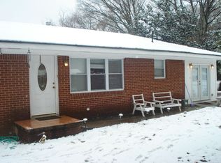 6556 Dodgen Rd SW, Mableton, GA 30126