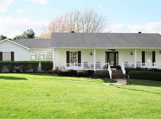 16 Chaise Cir, Cadiz, KY 42211