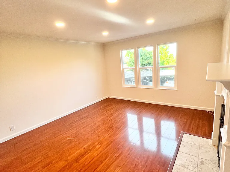 250 Chilpancingo Pkwy #25 — Photo 3