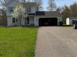 2115 W Drahner Rd, Oxford, MI 48371