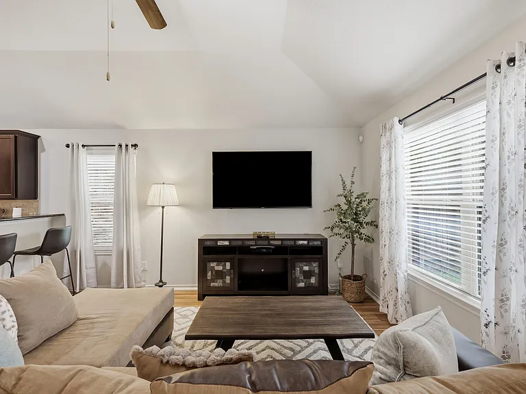 1722 York Creek Dr — Photo 15