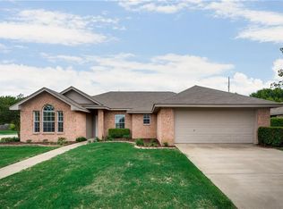 6201 Donna Dr, Midlothian, TX 76065
