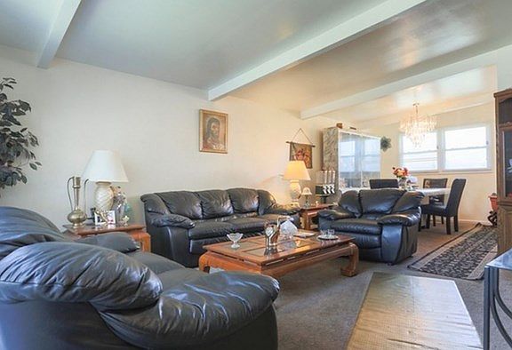 3rd image of 1129 Schilling Ave