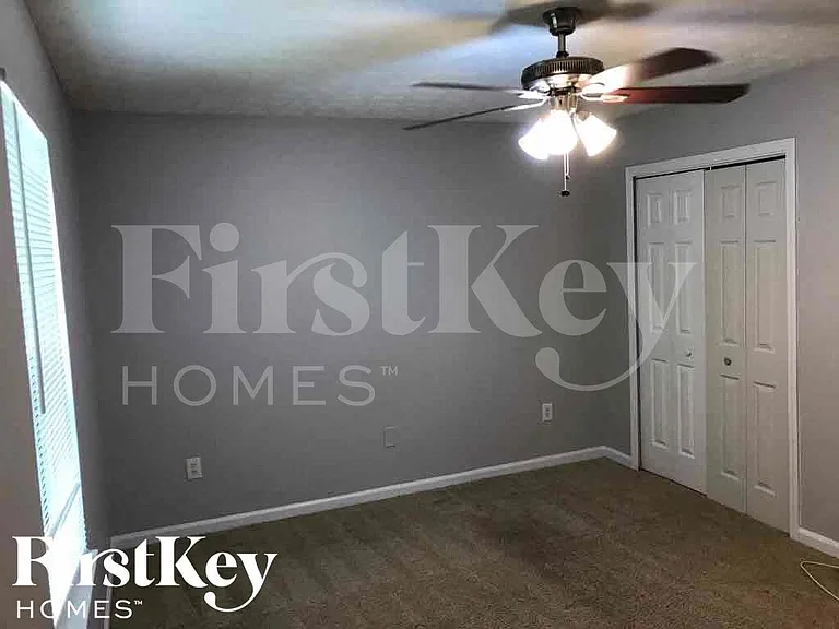 5623 Crystal Hl — Photo 15