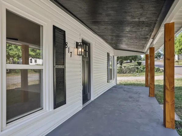 817 E End St, Columbia, TN 38401
