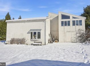 24 Old Limekiln Rd, Doylestown, PA 18901