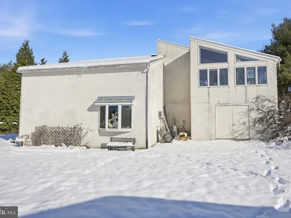 24 Old Limekiln Rd, Doylestown, PA 18901