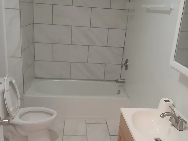 230 Northwest Ave — Photo 11