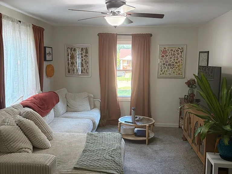 2410 Jefferson St — Photo 3