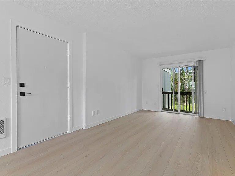 Newly Remodeled Kennedy Park Apartments! $$ ONE MONTH FREE — Photo 31