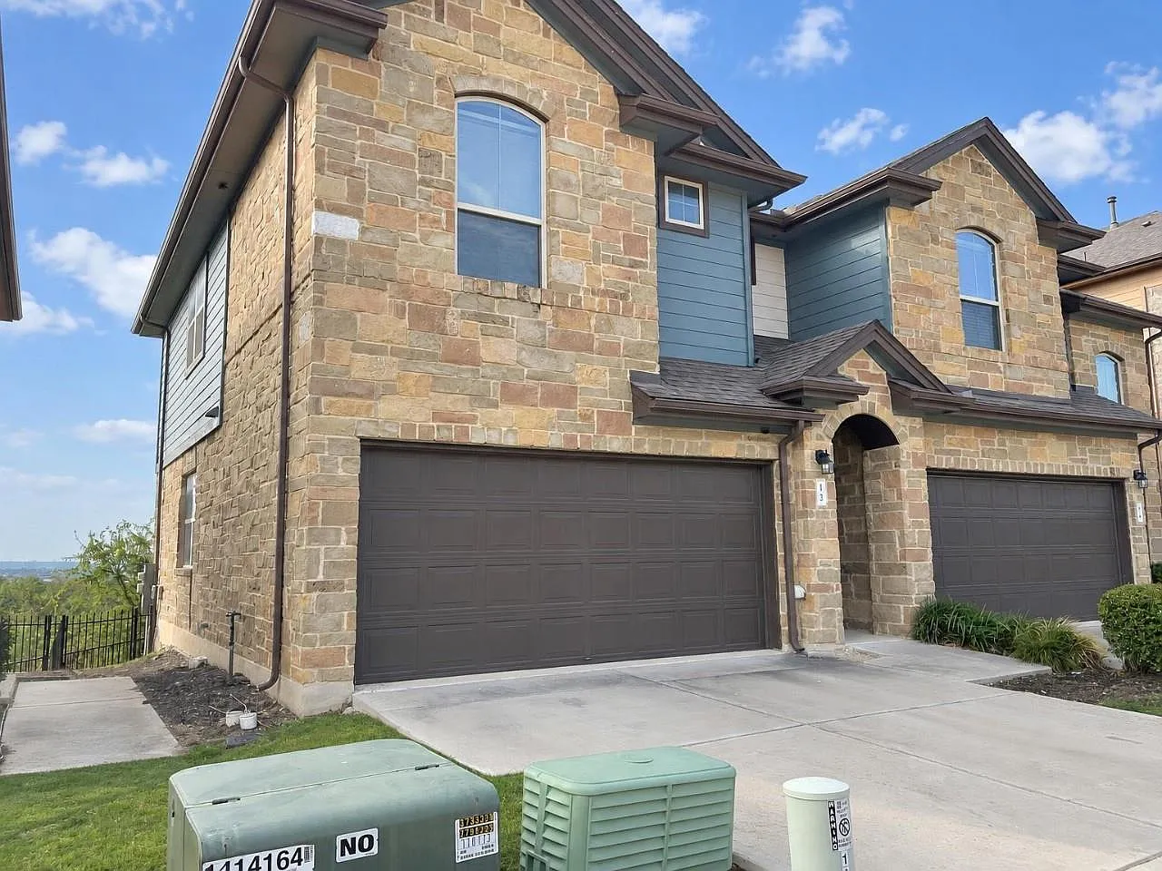 3 bed, 2.5 bath, 1476 sqft, $1,950 — Photo 3