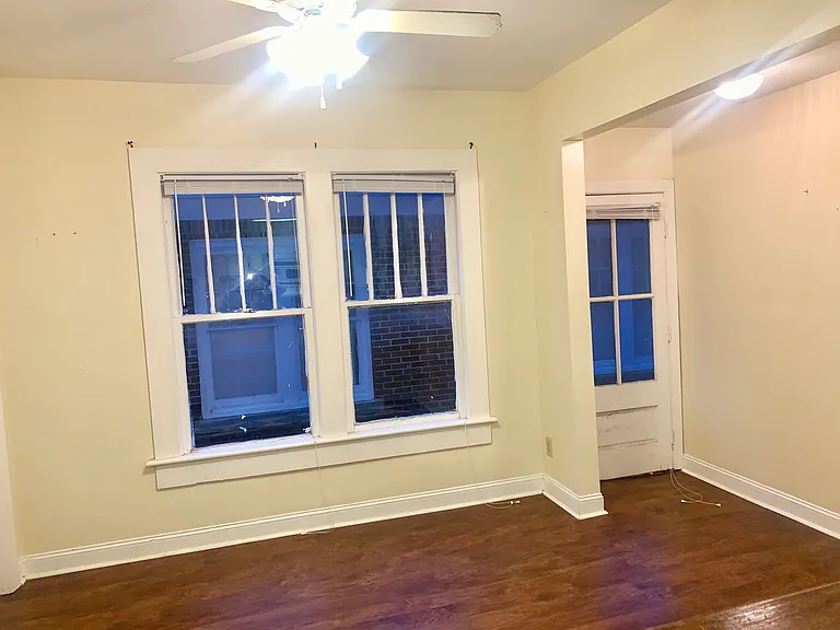 328 N Madison St — Photo 4