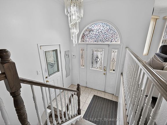 2nd image of 50 Stonehenge Rd