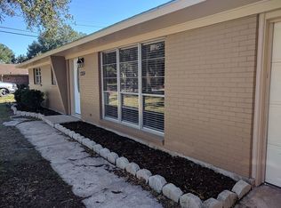 2304 Hillcrest Dr, Bay City, TX 77414